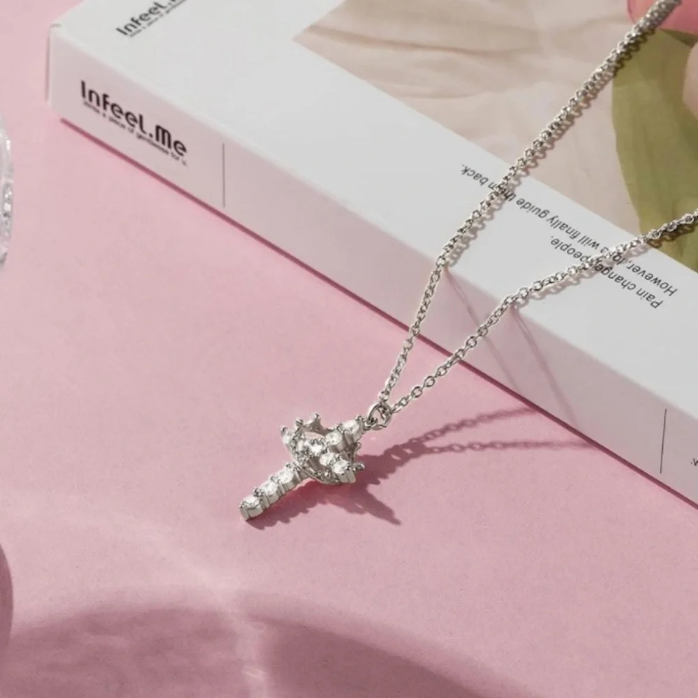 Elegant Gold Necklace